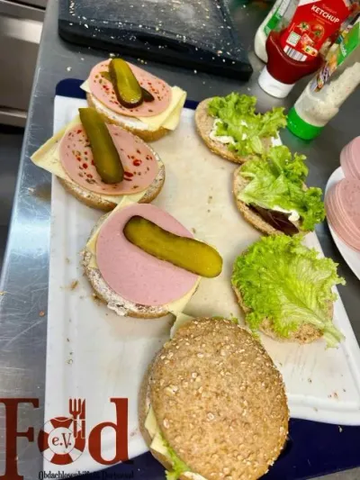 Lunch-Pakete zum 1. Mai — Bild 1