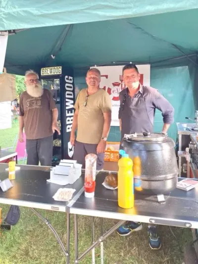 Brat- und Currywurststand auf dem Mittelaltermarkt Schlossfehde — Bild 1